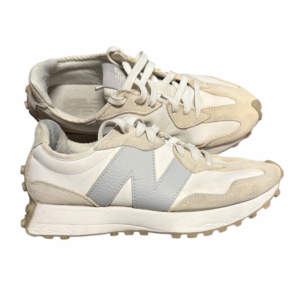 New Balance Women’s 327 Beige Tan Gray Size‎ 8.5